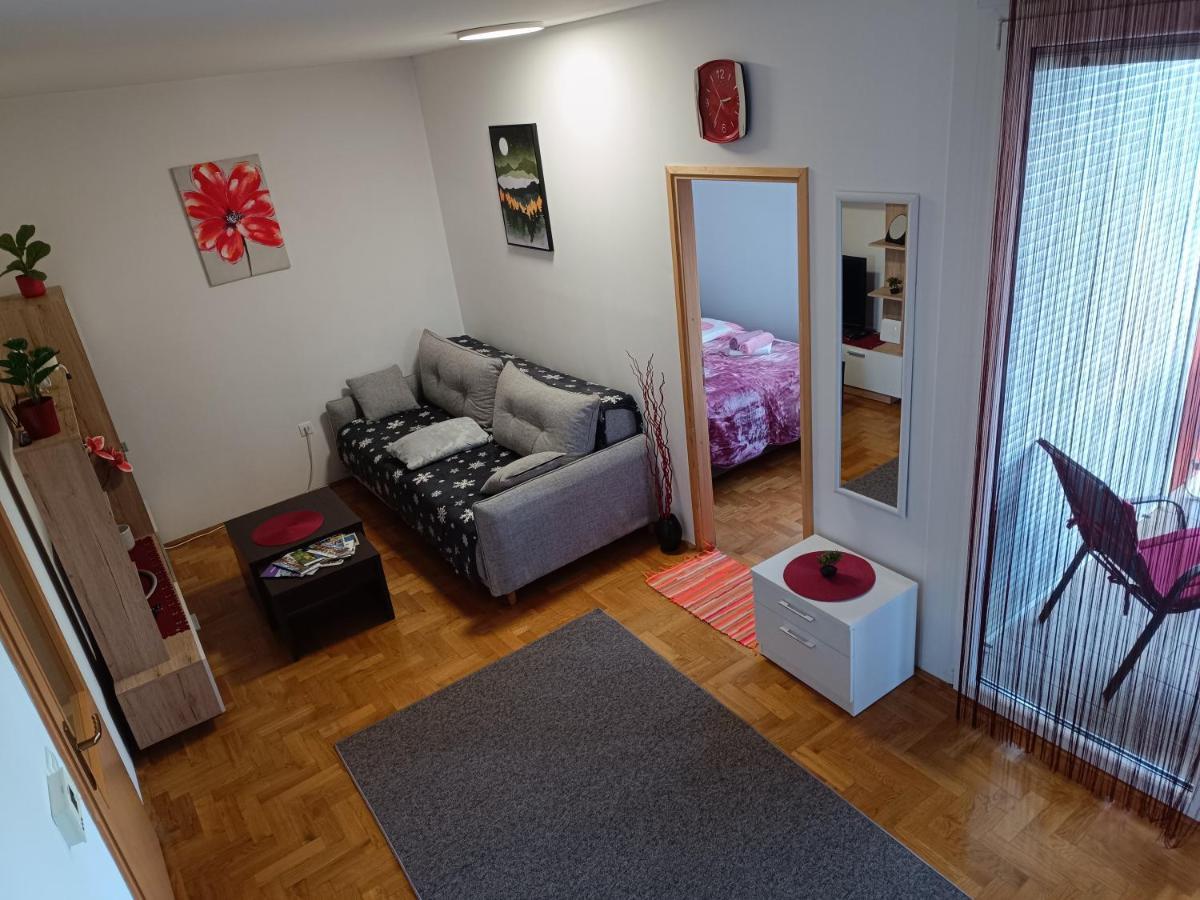 Gospić Apartman Ante מראה חיצוני תמונה